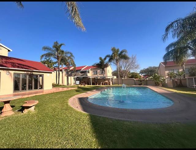 2 BEDROOM TOWNHOUSE FOR SALE IN VORNA VALLEY